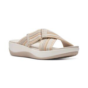 Woman's Sandals Clarks Cloudsteppers Arla Wave Sandal Beige Size 9M